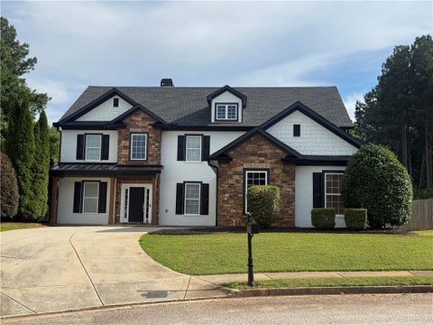 Homes For Sale - 387 Fern Court<br/> Hoschton, GA 30548
