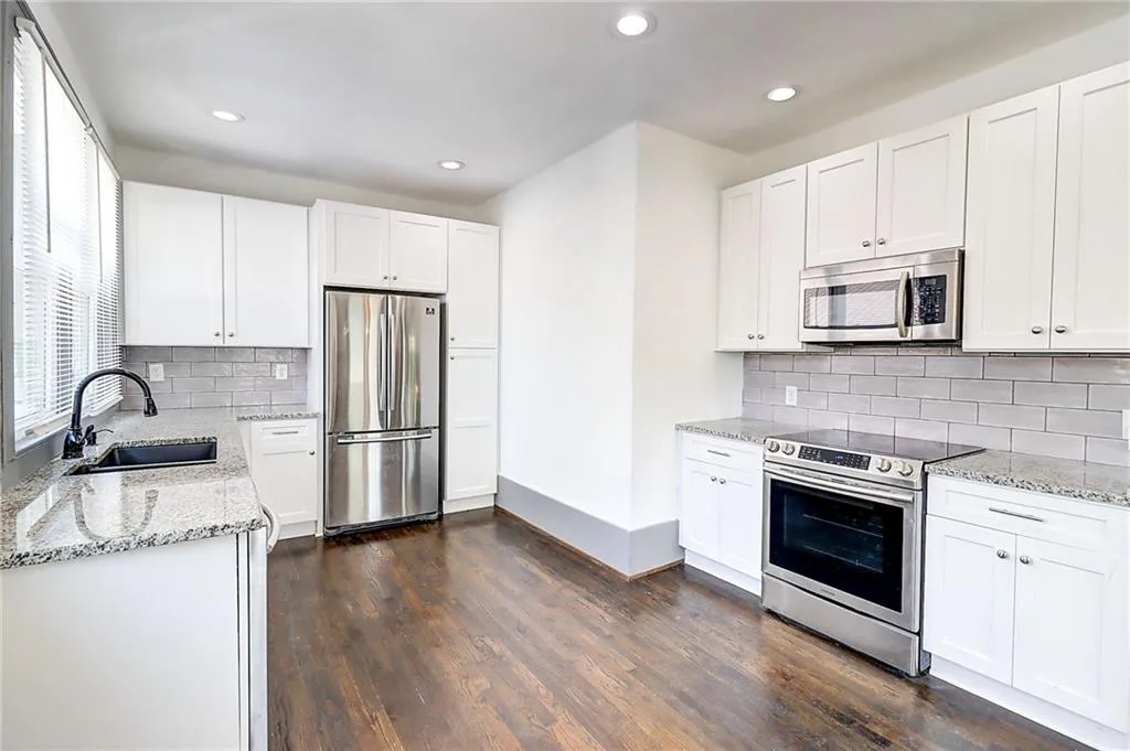 Atlanta, Georgia 30310, United States, 3 Bedrooms Bedrooms, ,3 BathroomsBathrooms,Residential,Active,100132