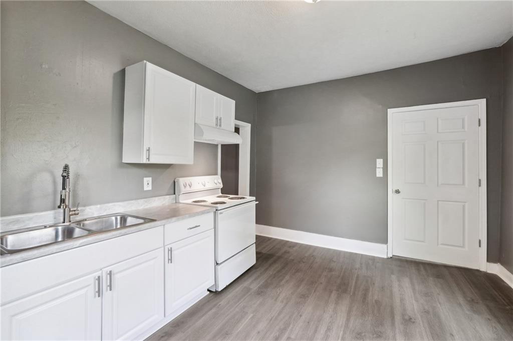 Calling all seasoned investors and newcomers eager to enter the rental market! This fully occupied rental is CASHFLOWING NOW and already hitting the "1% Rule" with gross rents at $1657/month and seller only asking for 165k! Both sides have seen recent renovations and upgrades. This exceptional duplex is a fantastic value play located in the heart of downtown Griffin. Each unit boasts two spacious bedrooms, a modern bathroom, a fully equipped kitchen with a dining area, and a comfortable living room, providing an inviting and functional living space for tenants. ***DO NOT DISTURB TENANTS - AVAILABLE FOR IN PERSON WALK-THROUGH ONCE UNDER CONTRACT***