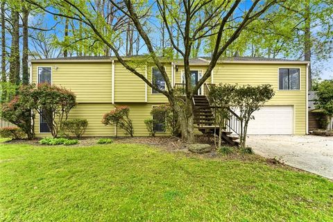 Homes For Sale - 2754 Georgian Terrace<br/> Marietta, GA 30068