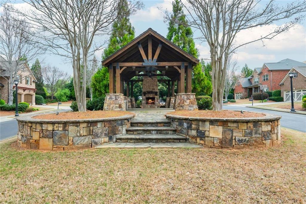 3140 Stonecrest Drive SE