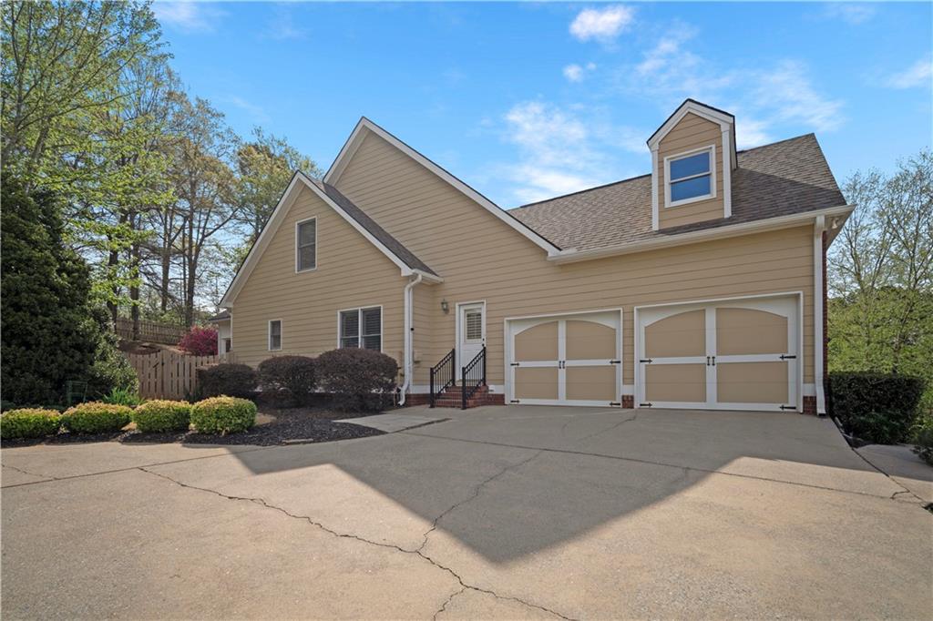 35 Waterstone Drive SE