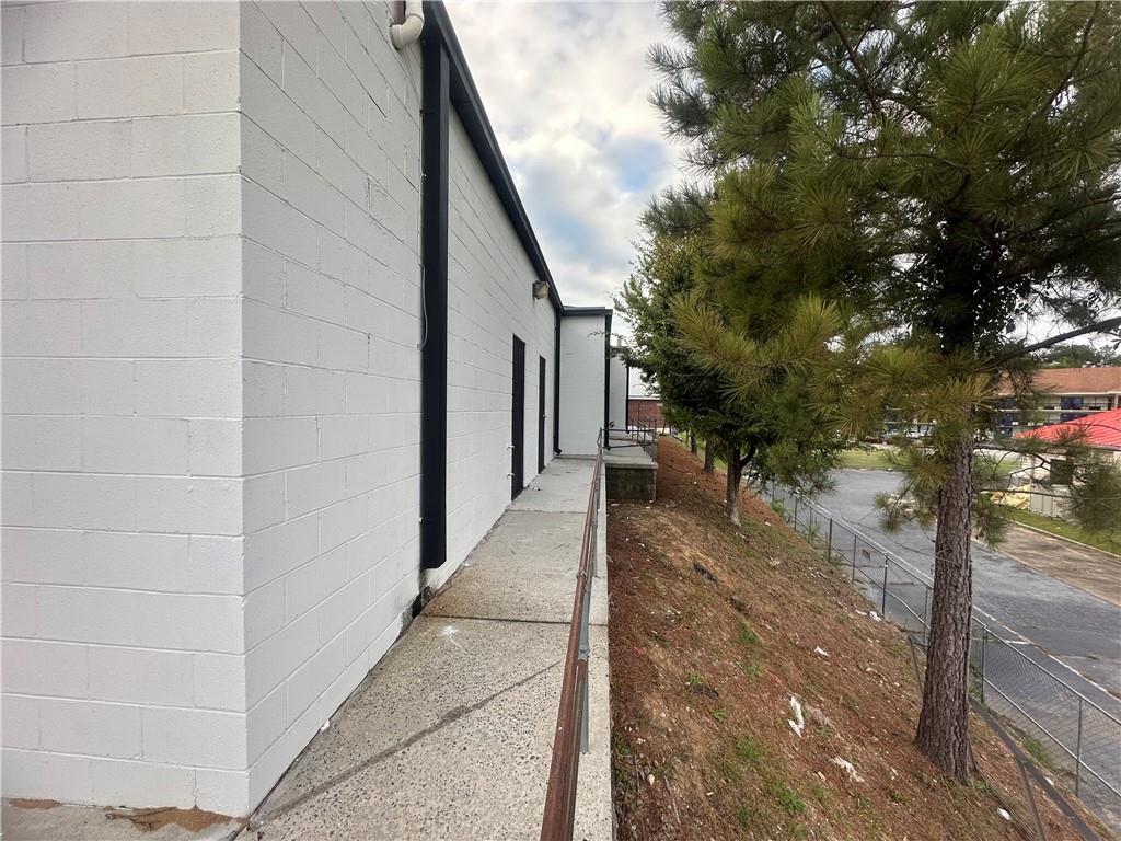 116 Riverside Parkway
