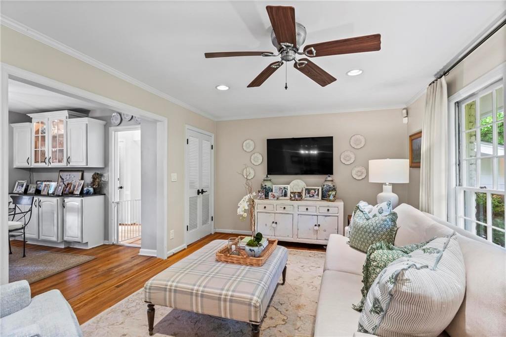 1518 Rochelle Drive, Atlanta, Georgia image 6