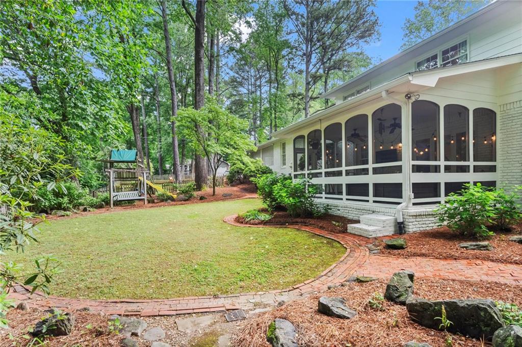 1518 Rochelle Drive, Atlanta, Georgia image 31