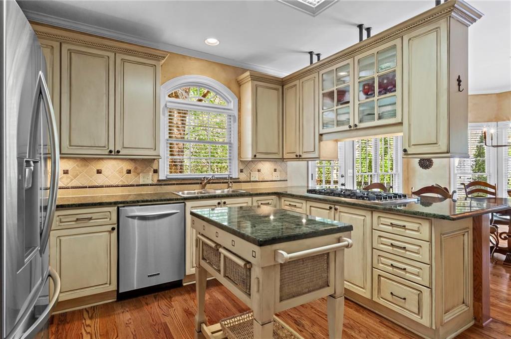 9860 Hunt Club Way, Johns Creek, Georgia image 12