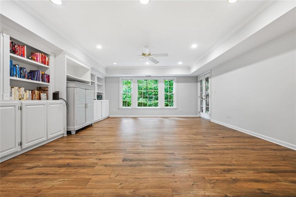 Hampton Woods - Residential