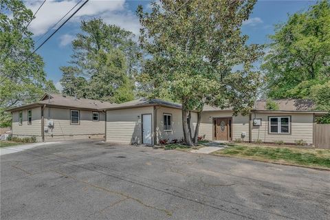 Photo of 1716 Nekoma Street, Marietta, GA 30068 (MLS # 7751214)