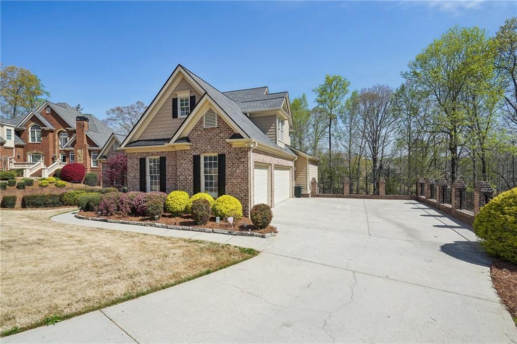 4621 Chartwell Chase Court, Flowery Branch, Georgia image 6