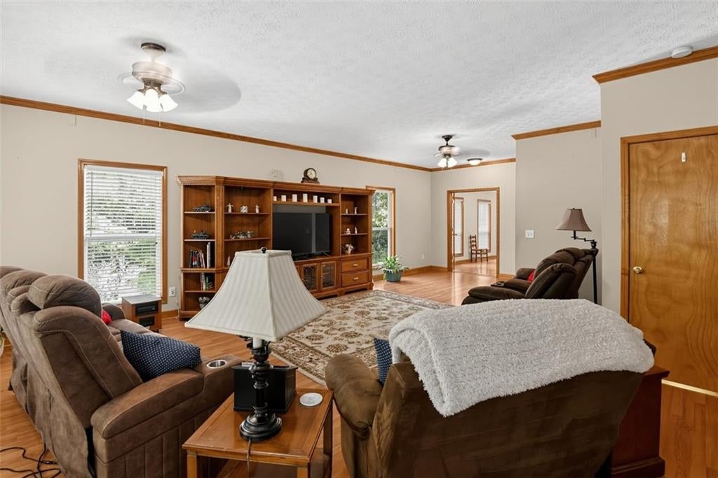5163 W Chapel Hill Road
