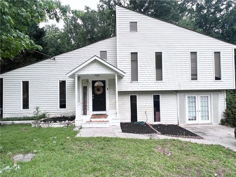 Homes For Sale - 843 Ray Drive<br/> Conyers, GA 30012