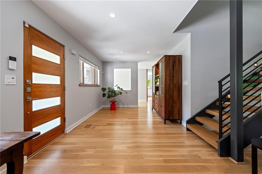 878 Barton Woods Road NE