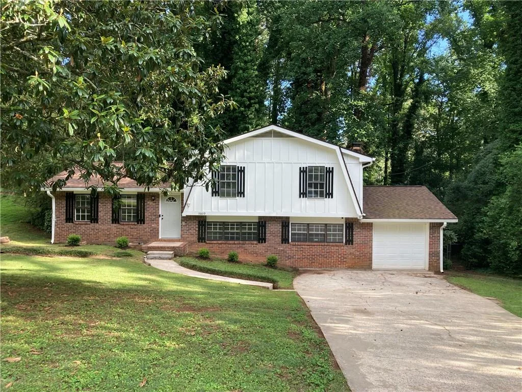 5809 Oakleaf Way