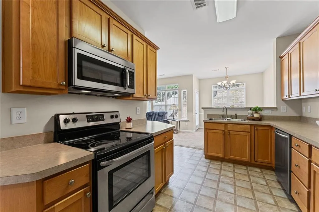 Lawrenceville, Georgia 30043, United States, 3 Bedrooms Bedrooms, ,3 BathroomsBathrooms,Residential,Active,168354