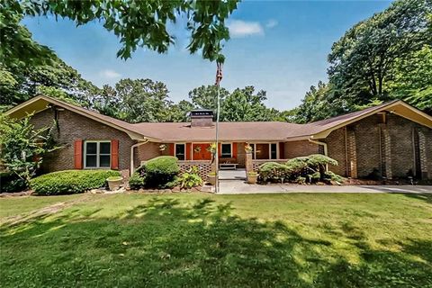 Homes For Sale - 124 Shadow Lake Drive<br/> Lilburn, GA 30047