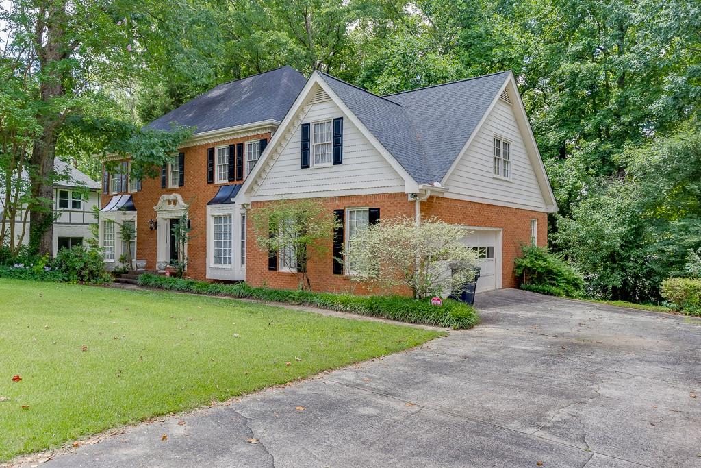 711 Belgrave Lane