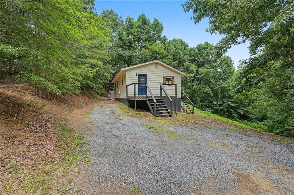 211 John White Road NW