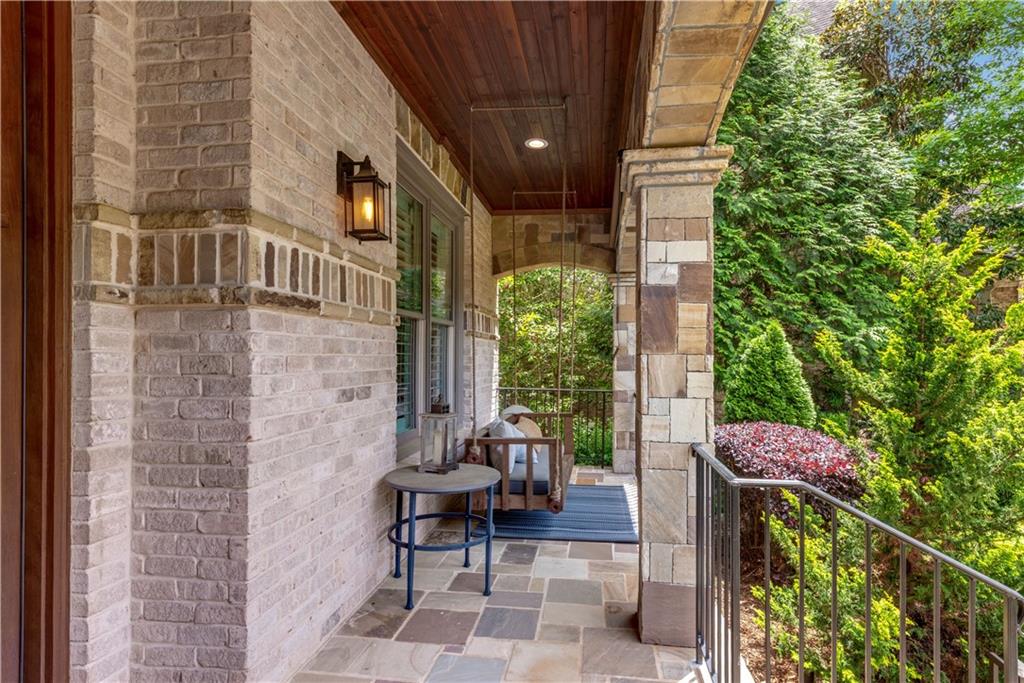 212 Fernwood Place