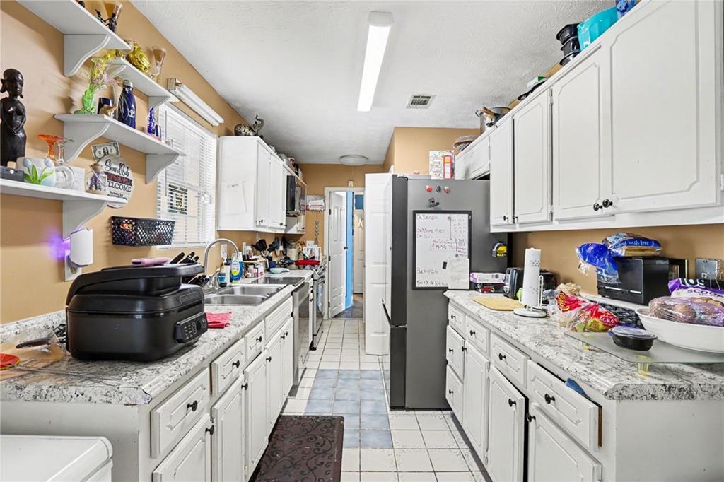 2805 Robinson Wood Drive