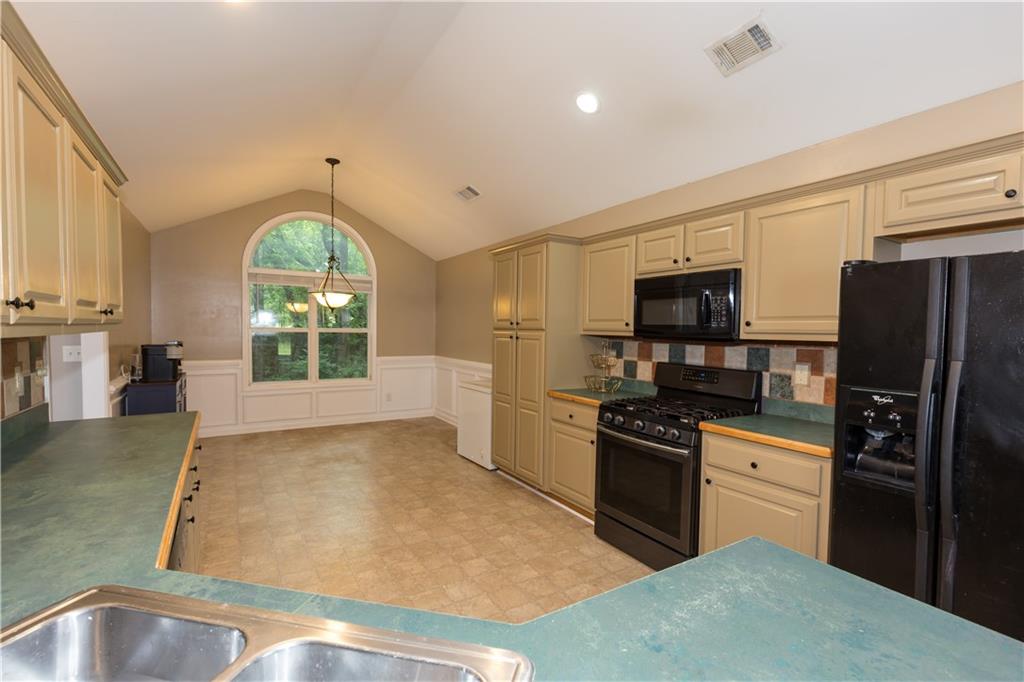 5533 Rose Ridge Court, Flowery Branch, Georgia image 10