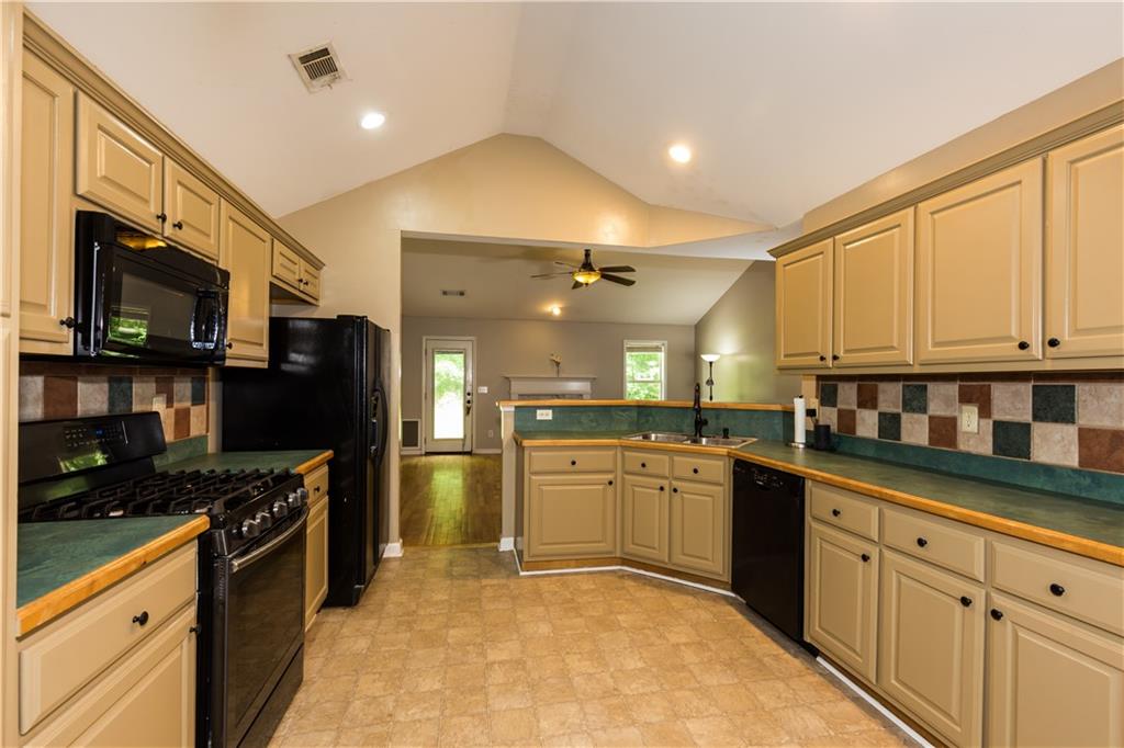 5533 Rose Ridge Court, Flowery Branch, Georgia image 13
