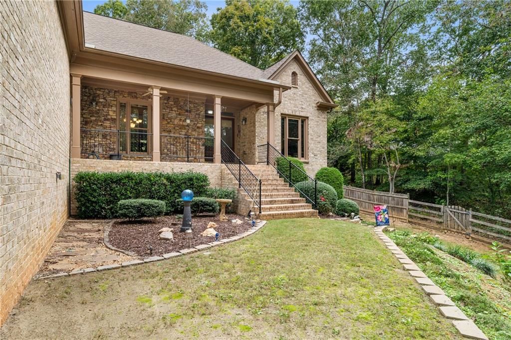 1567 Thompson Road