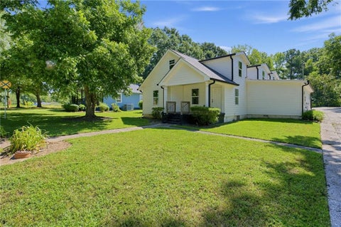Homes For Sale - 134 E 5th Street<br/> Walton County, Monroe, GA 30655