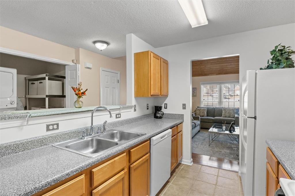 849 Hillandale Lane, Lithonia, Georgia image 11