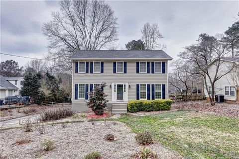Homes For Rent - 4843 Mcpherson Drive<br/> Cobb County, Roswell, GA 30075