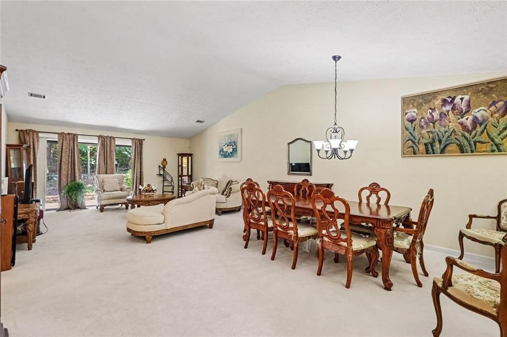 7107 Forest Lane