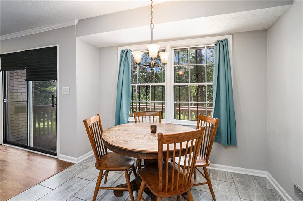 4204 Williamsburg Drive
