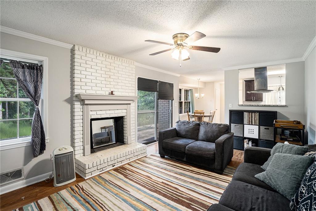 4204 Williamsburg Drive