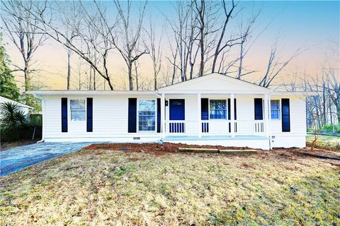 Homes For Sale - 88 Lucia Drive<br/> Smyrna, GA 30082