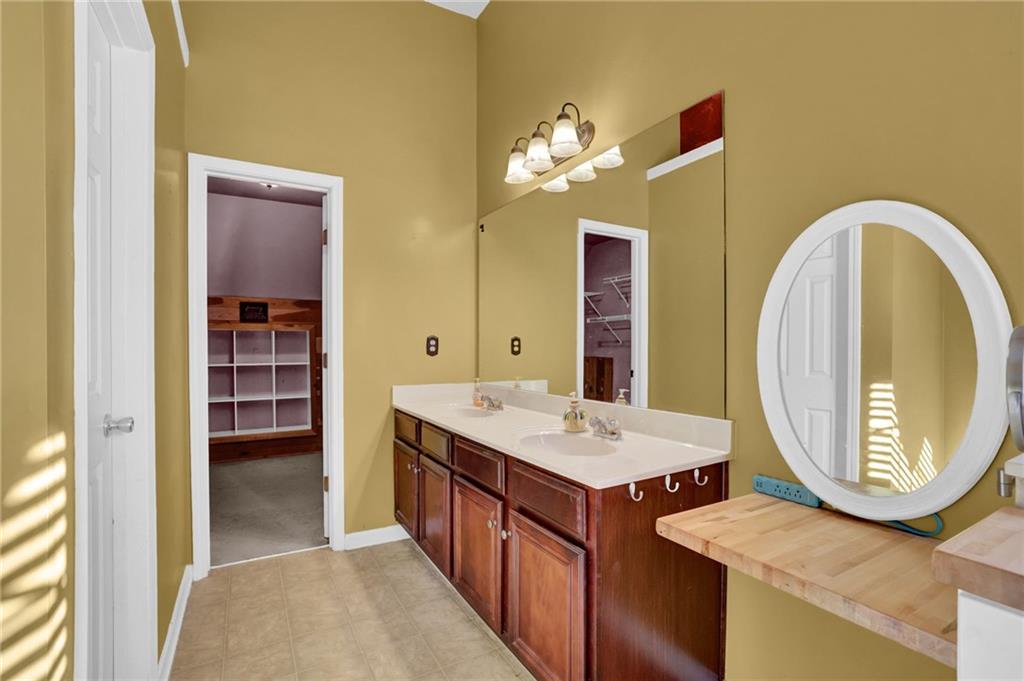 Hopewell Manor - Residential