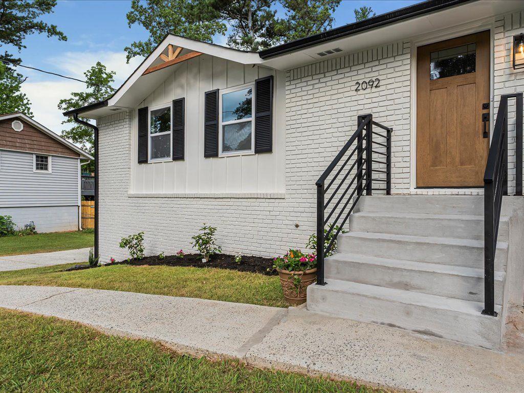 2092 Redbud Court SW