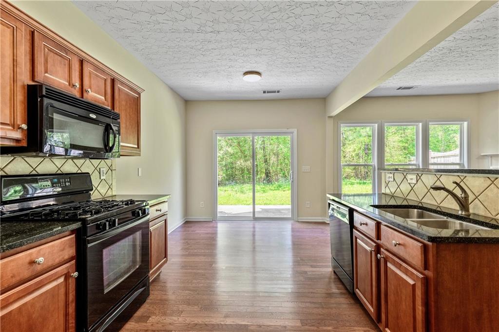 7705 Bellmist Drive, Fairburn, Georgia image 13