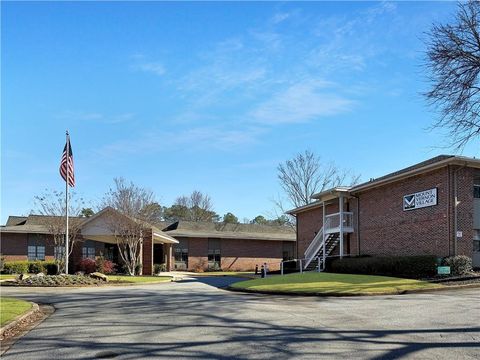 Condo For Sale - 475 Mount Vernon Highway #C131<br/> Fulton County, Atlanta, GA 30328