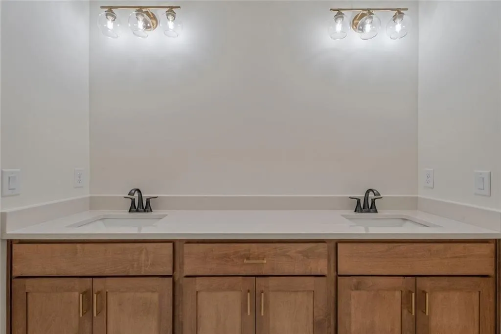 Gainesville, Georgia 30506, United States, 5 Bedrooms Bedrooms, ,5 BathroomsBathrooms,Residential,Active,176281