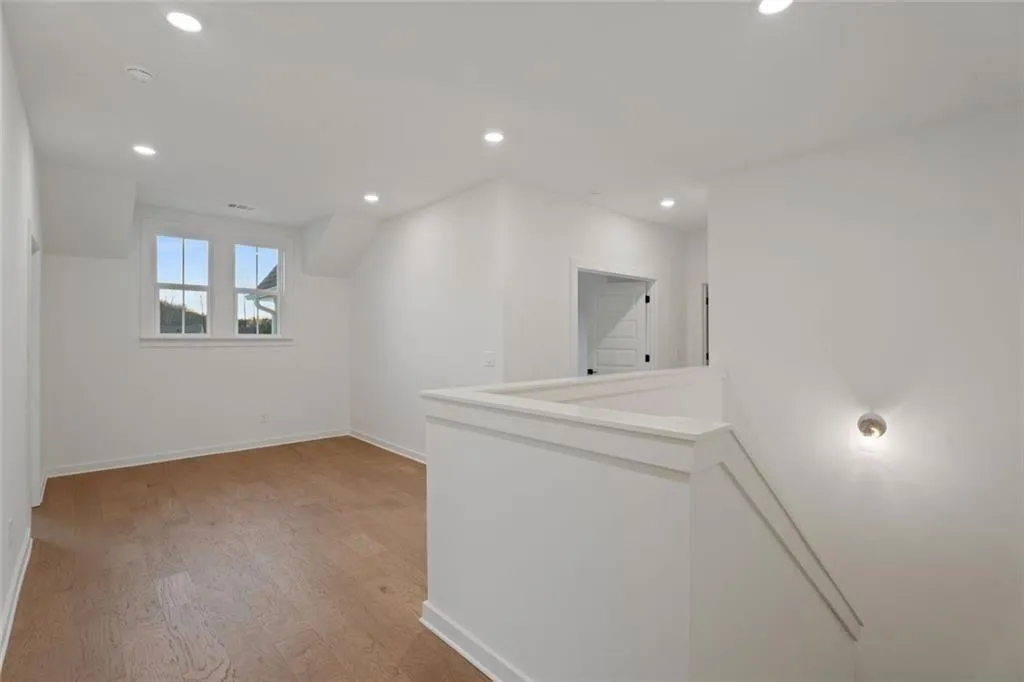 Gainesville, Georgia 30506, United States, 5 Bedrooms Bedrooms, ,5 BathroomsBathrooms,Residential,Active,176281