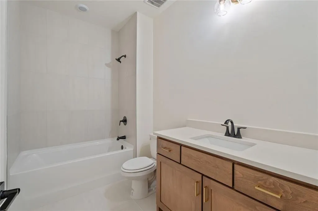 Gainesville, Georgia 30506, United States, 5 Bedrooms Bedrooms, ,5 BathroomsBathrooms,Residential,Active,176281