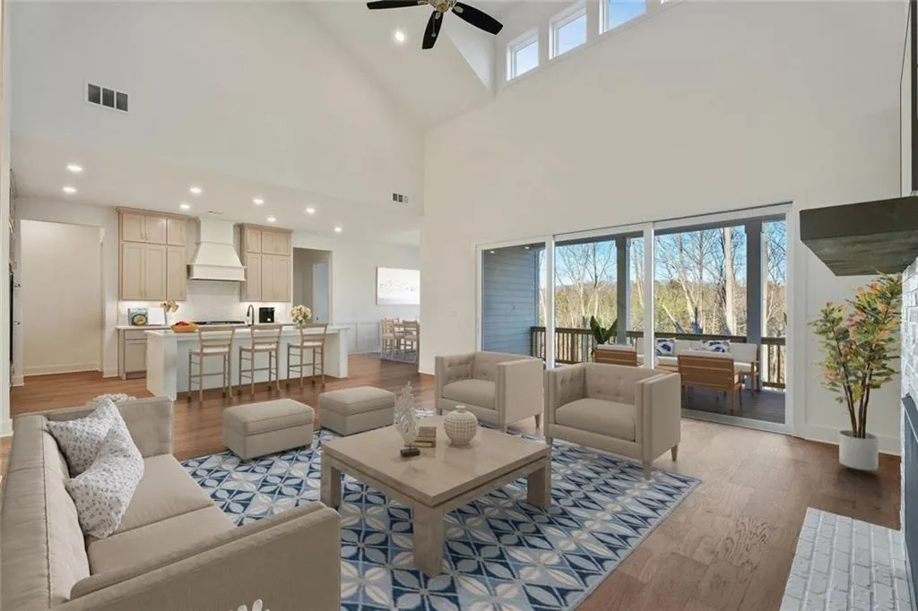 Gainesville, Georgia 30506, United States, 5 Bedrooms Bedrooms, ,5 BathroomsBathrooms,Residential,Active,176281