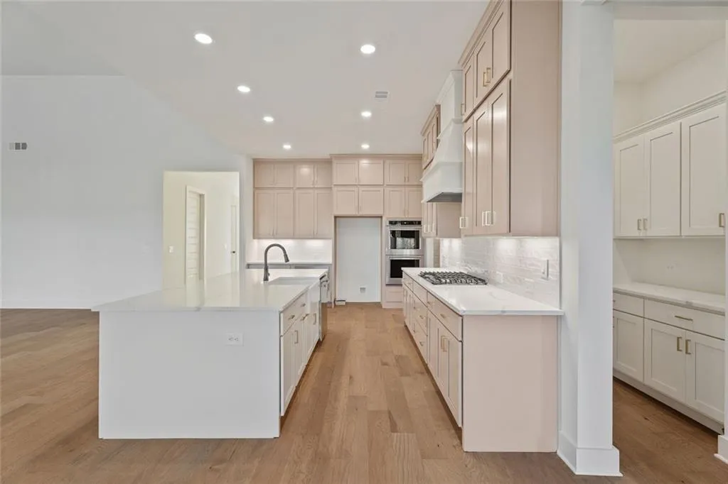 Gainesville, Georgia 30506, United States, 5 Bedrooms Bedrooms, ,5 BathroomsBathrooms,Residential,Active,176281