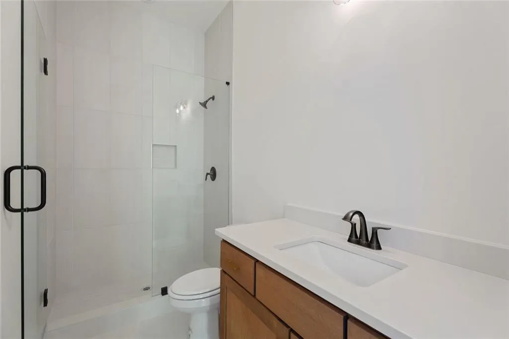 Gainesville, Georgia 30506, United States, 5 Bedrooms Bedrooms, ,5 BathroomsBathrooms,Residential,Active,176281