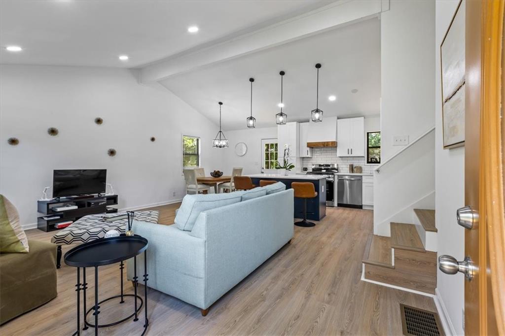 4286 Jones Court