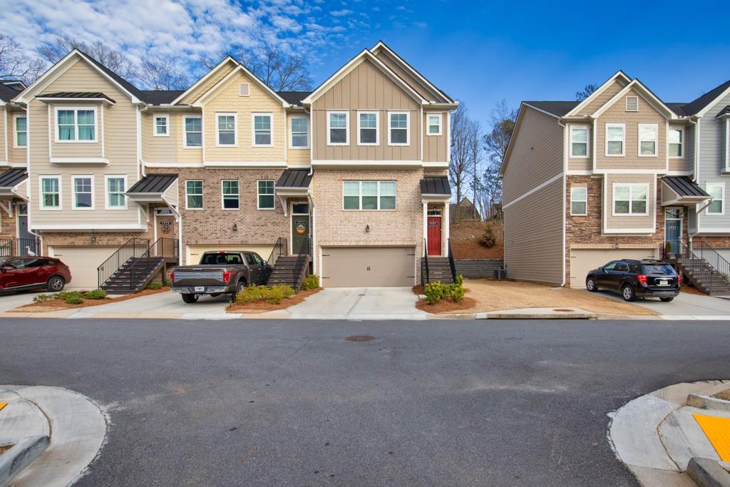 2527 Hedgeway Circle, Kennesaw, Georgia image 2