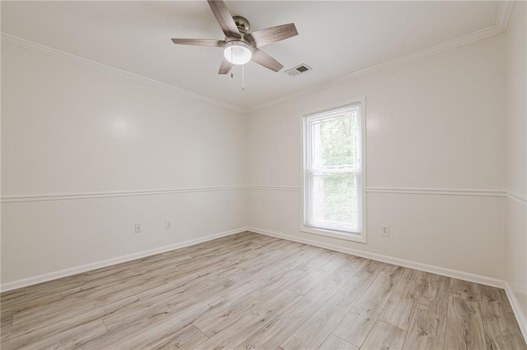9985 Lake Forest Way, Roswell, Georgia image 27