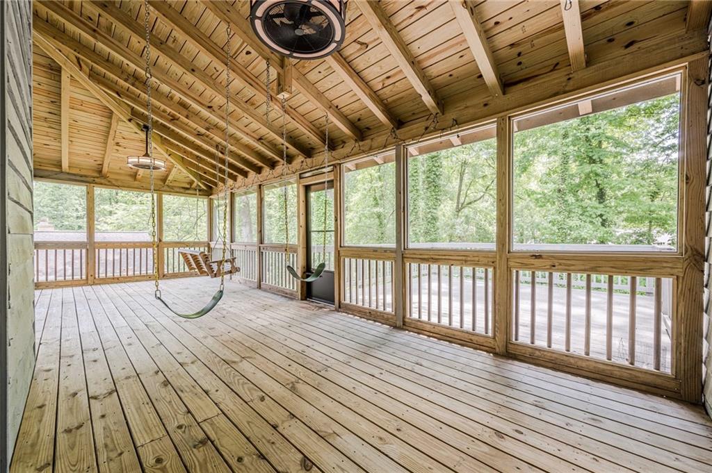 9985 Lake Forest Way, Roswell, Georgia image 31