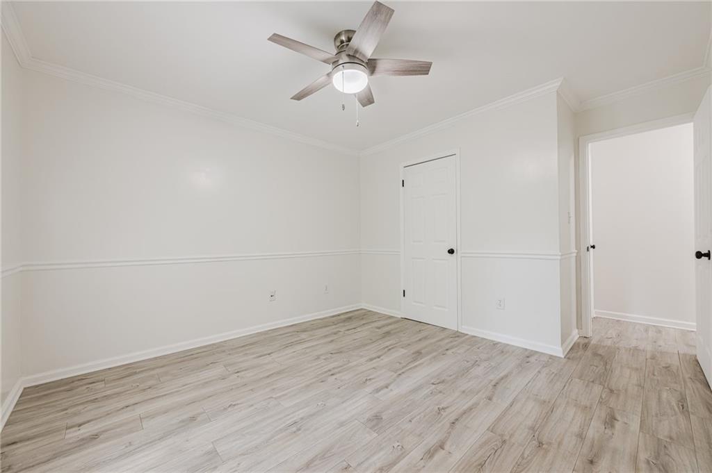 9985 Lake Forest Way, Roswell, Georgia image 28