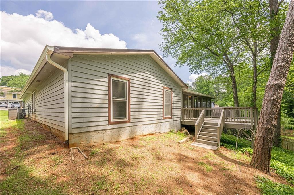9985 Lake Forest Way, Roswell, Georgia image 35