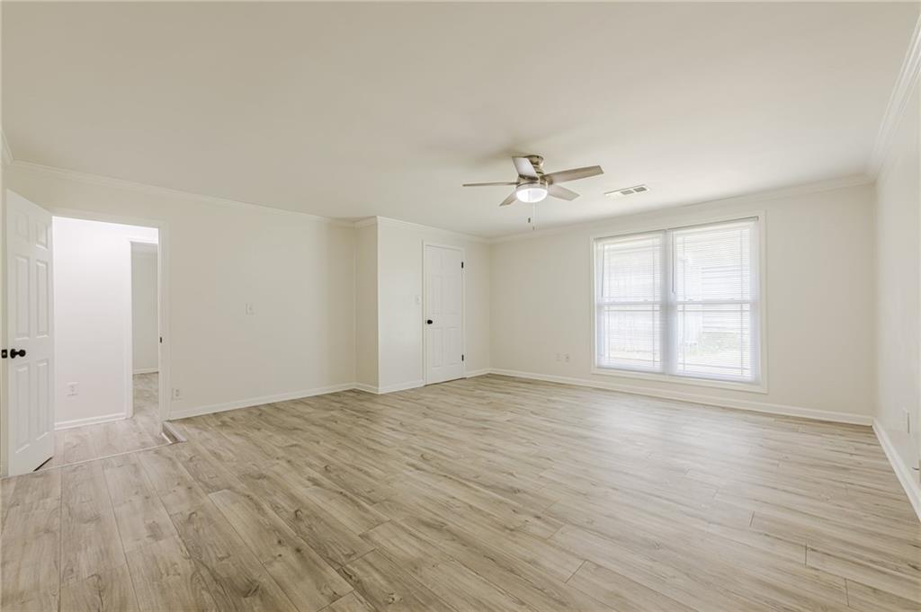 9985 Lake Forest Way, Roswell, Georgia image 18
